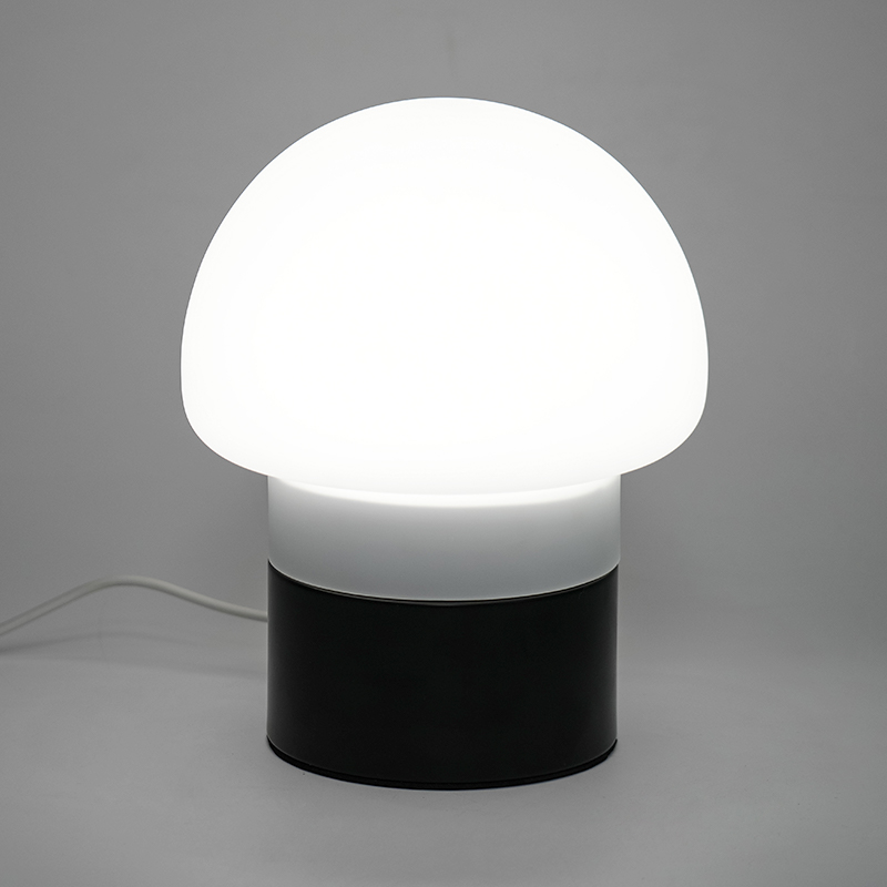 Lampa stołowa z grzybami LED