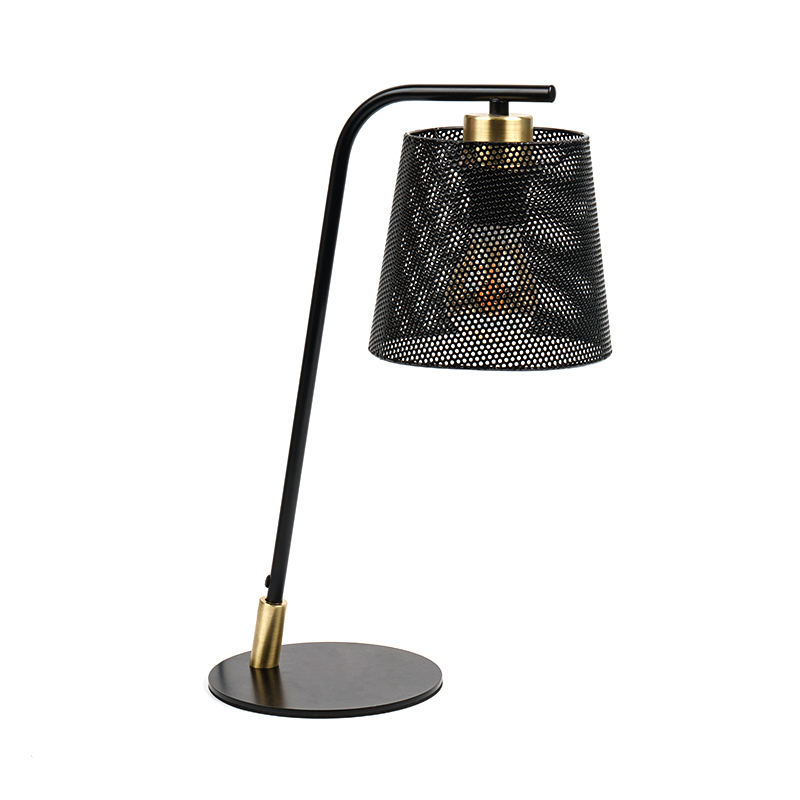 Nordycka metalowa lampa stołowa