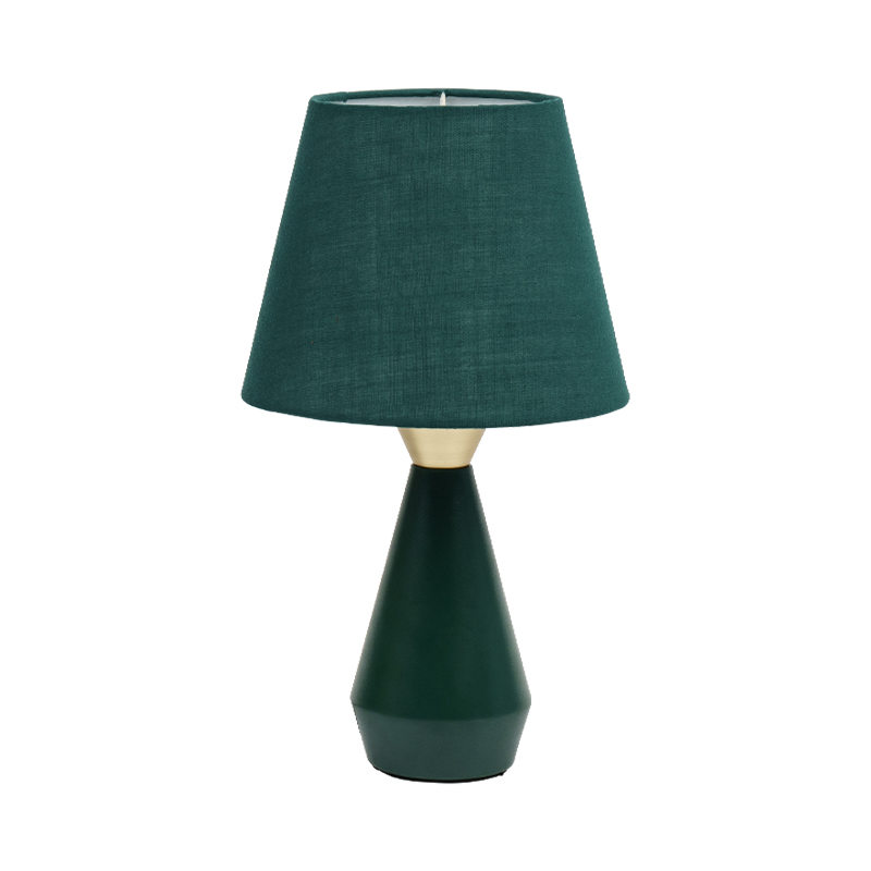 Retro europejska metalowa lampa nocna