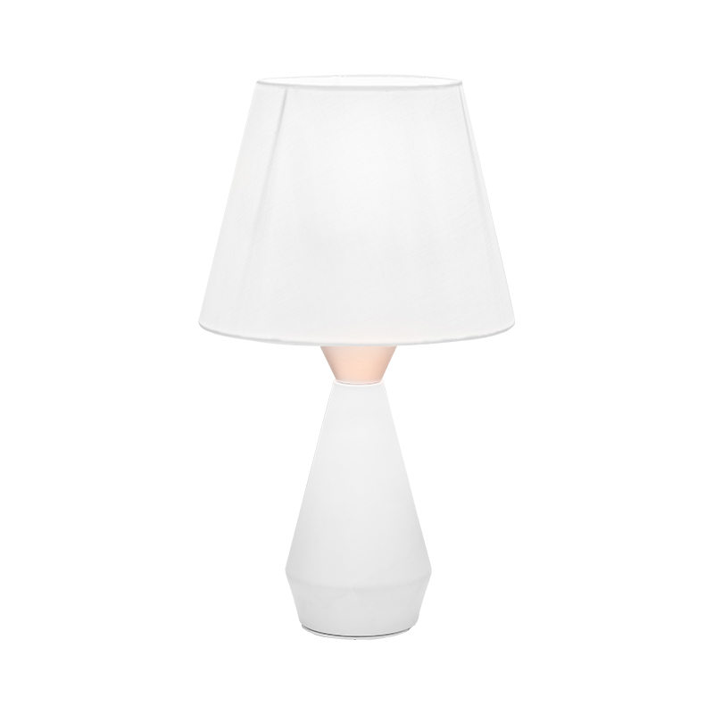 Retro europejska metalowa lampa nocna