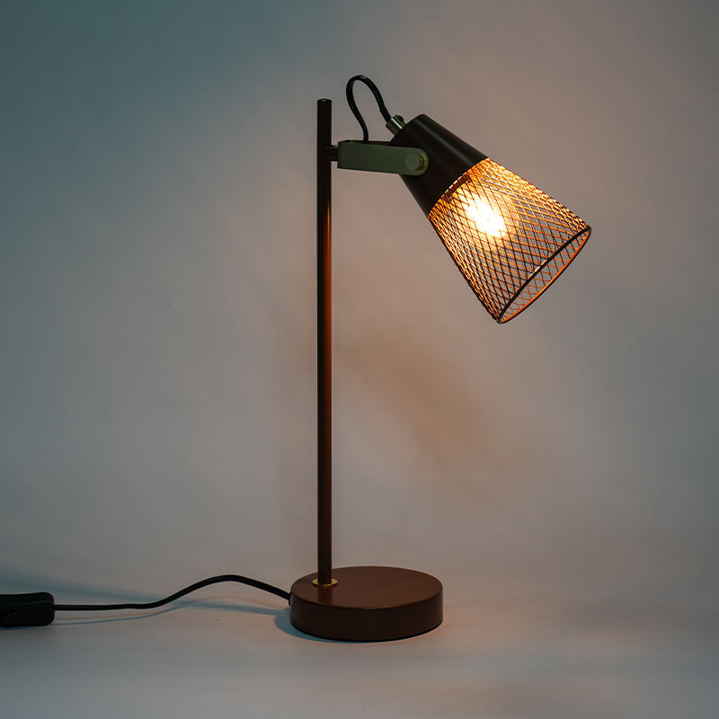 Hotelowa metalowa lampa stołowa