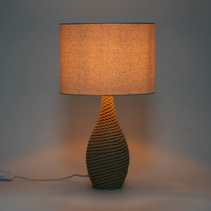 Japoński rattan tkana elegancka lampa