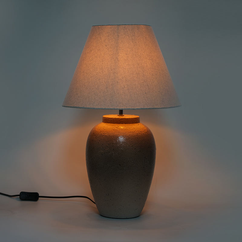 Retro nostalgiczna kolorowa lampa stołowa